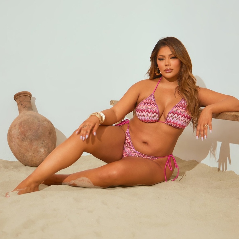 FASHION NOVA CROCHET BIKINI - Picture 1 of 4